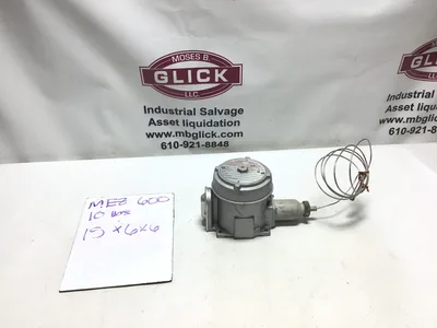 United Electric Controls E121-2BSB Thermostat Range 30-250F 0-120C 180VAC 15A 304 SS