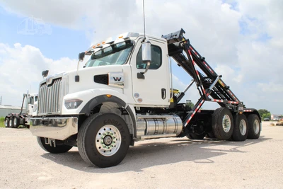 New | in-Stock 2027 WESTERN STAR 47X Hooklifts & Roll-Offs Texas US | Roll Off Truck World #1492010