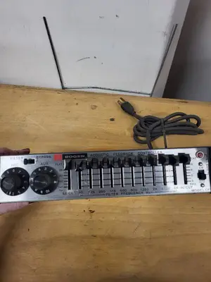 Bogen Model CFC Feedback Controller Equalizer with Power Cord