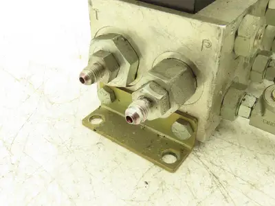 Vektek 0116|1813 3x4 Manual Hydraulic 3-Valve Manifold Assembly Lever/Handle