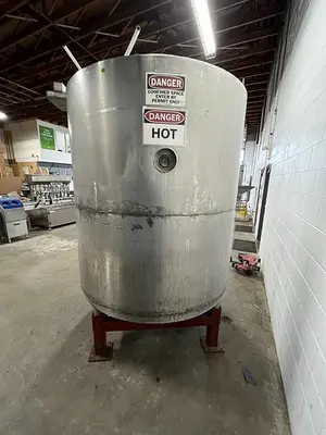 1,000 Gallon SS Tank