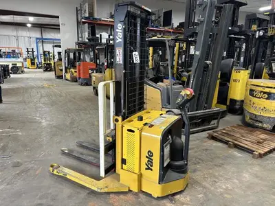 USED 2015 YALE MSW030SF