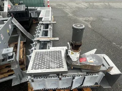 Smalley 16' High Bucket Lift Elevator