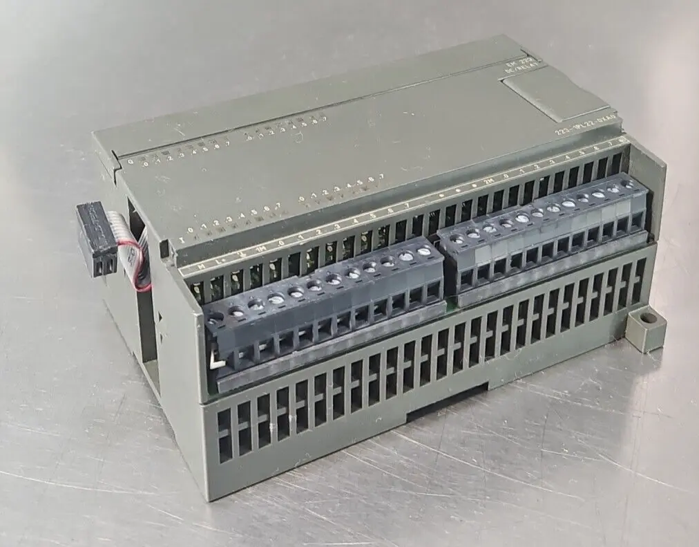 Siemens 6E57 223-1PL22-0XA0 PLC (BIN642)