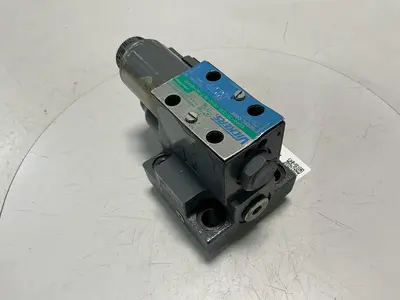 USED VICKERS DG4V-3S-2AL-M-U-HL7-60-EN400