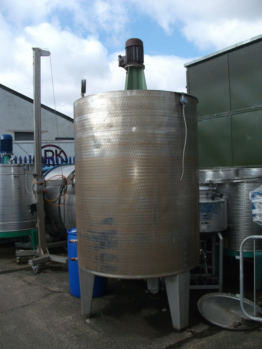 2,500L S/S Enclosed Vertical Mixing Tank 5 kW