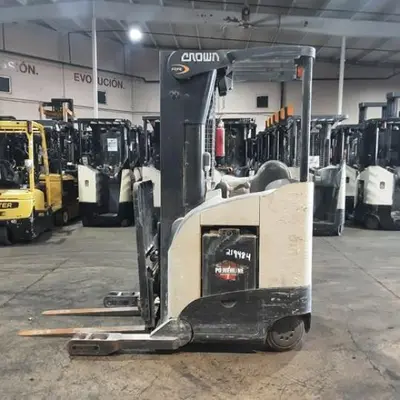 USED 2019 CROWN RR5725-45
