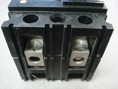 Square D FHL26000M4200 100 Amp Molded Case Switch 600VAC 2 Pole Used