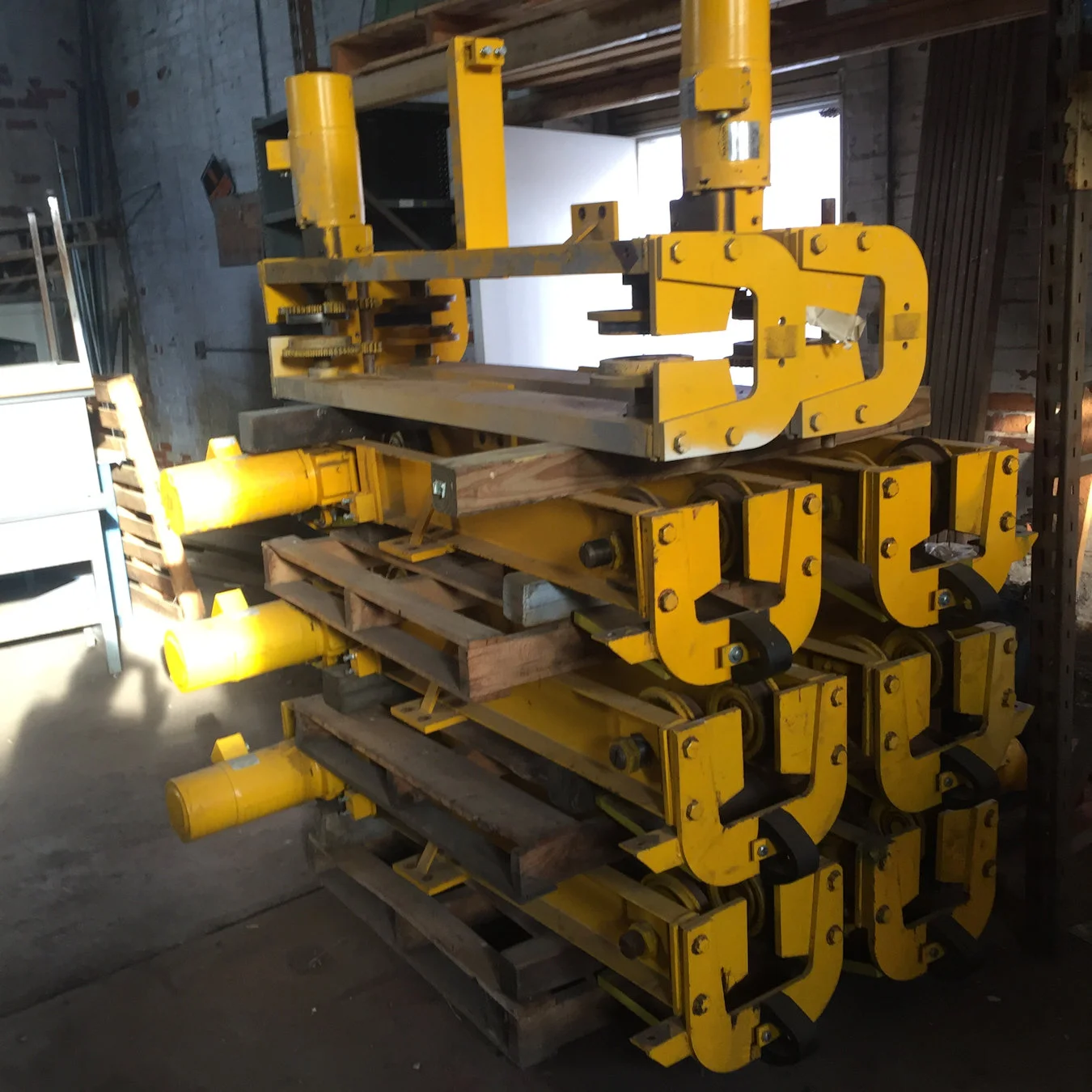 R&M End Trucks For S Type I Beams