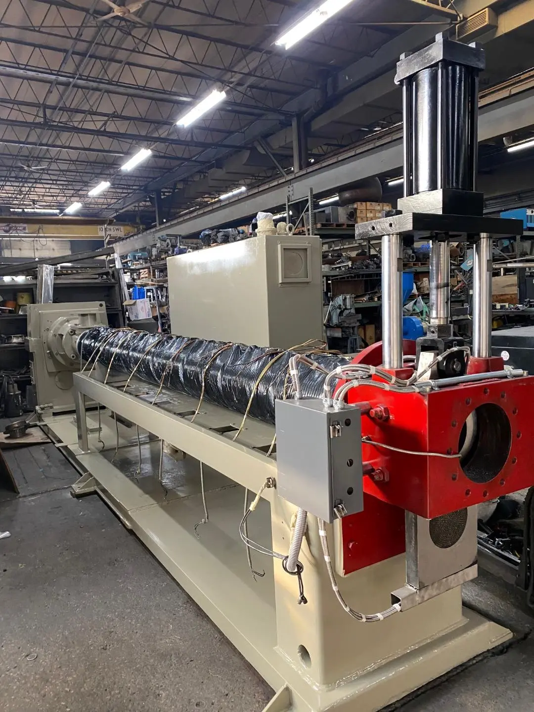 6″ NRM 30:1 Vented – Air Cooled – 400 HP Extruder