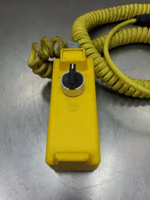 USED Allen-Bradley 800E-P15