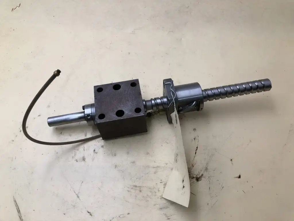 NSK W2001-365P-C3Z Ball Screw / Linear Guide 09S7-0007 20mm X 10mm