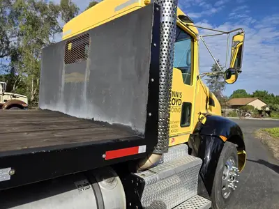 USED 2014 KENWORTH T370