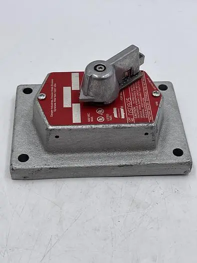 Used COOPER COOPER DSD925 Misc Electrical & Power Parts | ND Industrial Surplus #1213426