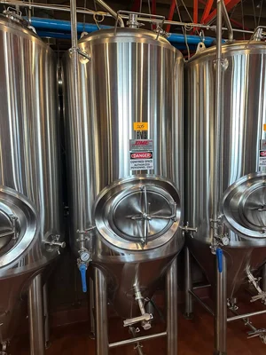 7 BBL DME Unitanks (217 Gallon) – Glycol Jacketed & Insulated – (3) Available