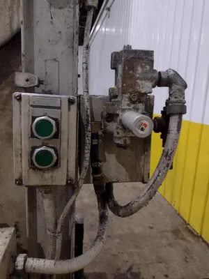 33" x 39" x 51"  HYDRAULIC CELL BIN PARTS DUMPER: YOBRO #25026