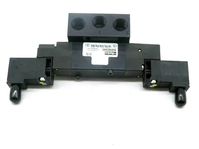 NEW PARKER B36HBC549C DIRECTIONAL SOLENOID 1/4" 3P 24VDC