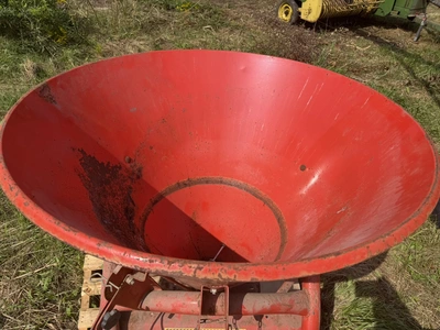 Used _UNKNOWN_ _UNKNOWN_ Broadcast Spreaders Michigan US | Miedema Asset Management Group #1443319