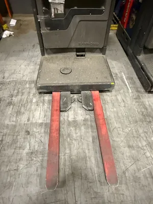 RAYMOND 550-OPC30TT Forklifts | ListingHippo (10)