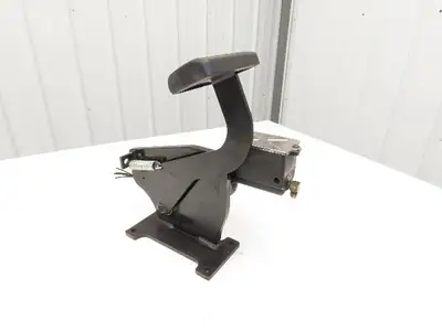 Landoll B30/42E180D Forklift Brake Pedal & Master Cylinder Assembly Cut Cord