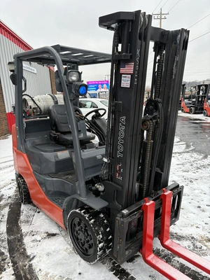 USED 2017 TOYOTA 8FGCU25