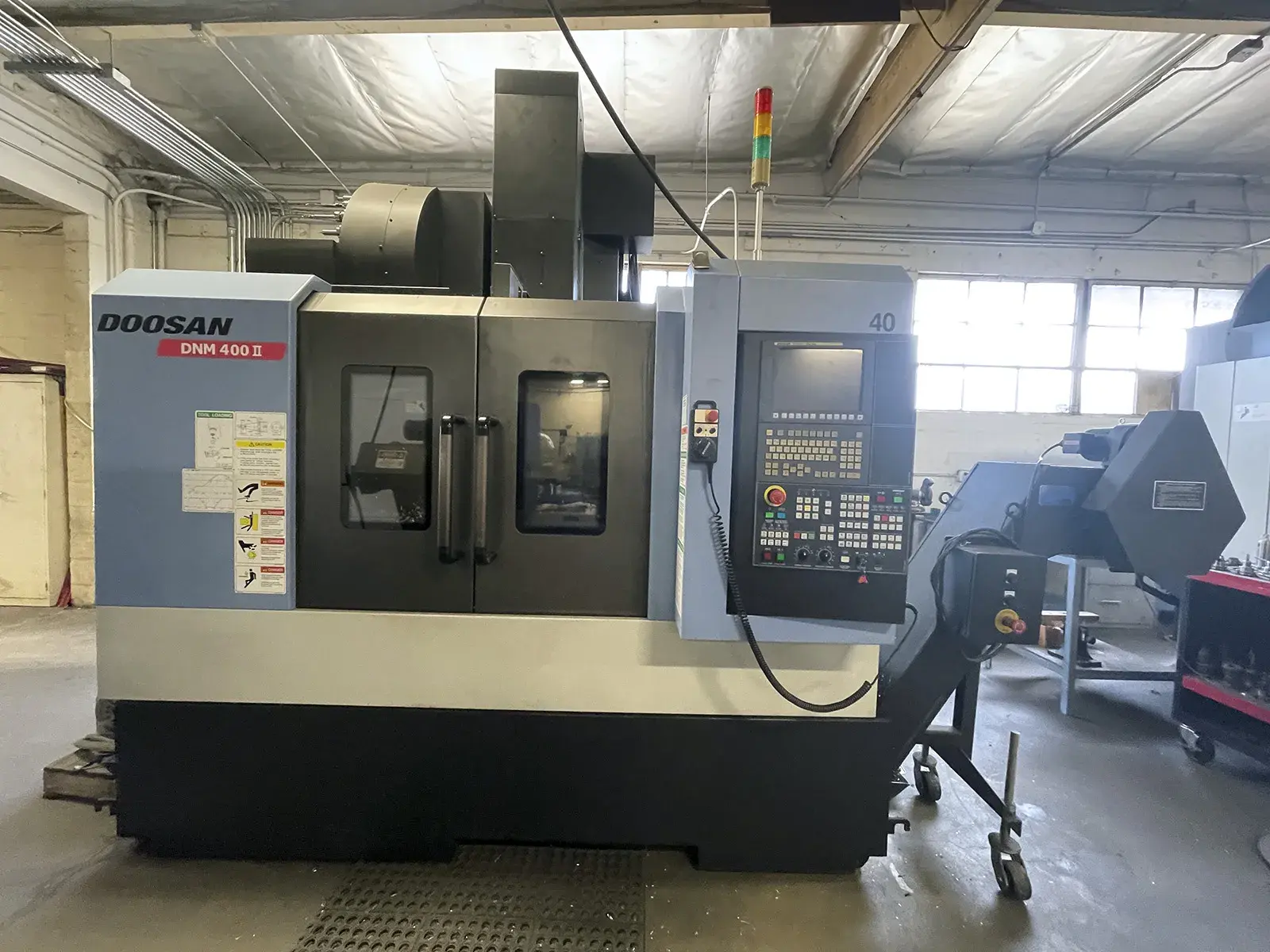 Used 2013 DOOSAN DNM400-II Vertical Machining Centers Illinois US | Machinery Marketing International #1399082