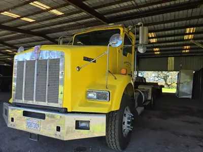 USED 2014 KENWORTH T800