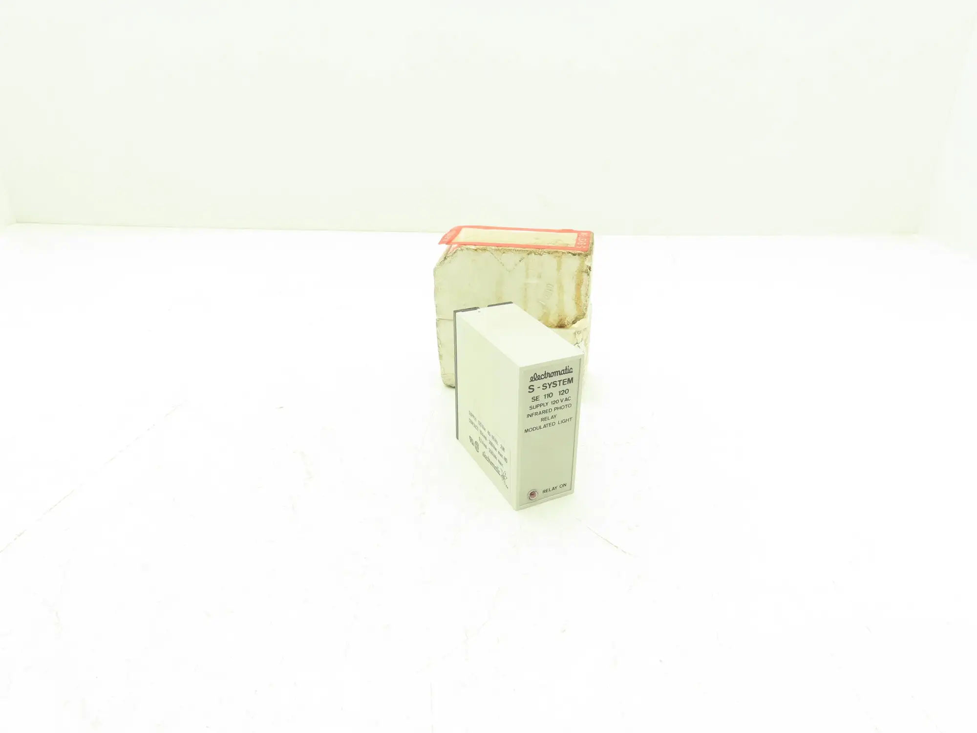 Electromatic SE 110 120 S-System Infrared Photo Relay Modulated Light 11Pin 120V