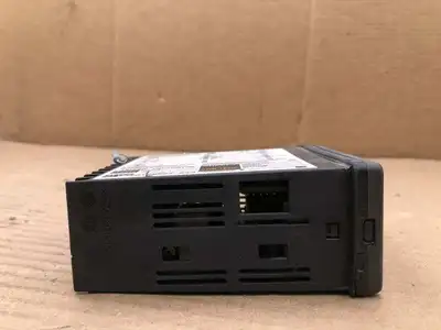 Yokogawa UM330 Digital Indicator 100-240VAC