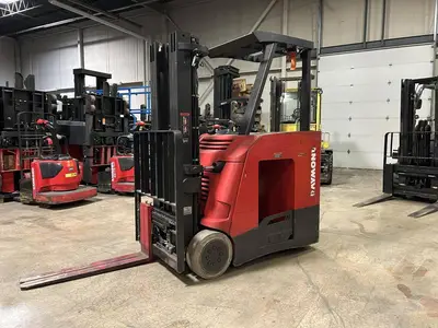Used RAYMOND 425C30TT 3-Wheel Stand up Electric Counterbalance Forklifts Illinois US | Somerset Equipment Sales #1546207
