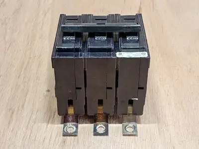 Used CUTLER-HAMMER BAB3100H Switchgears British Columbia CA | Lenmark #1438327