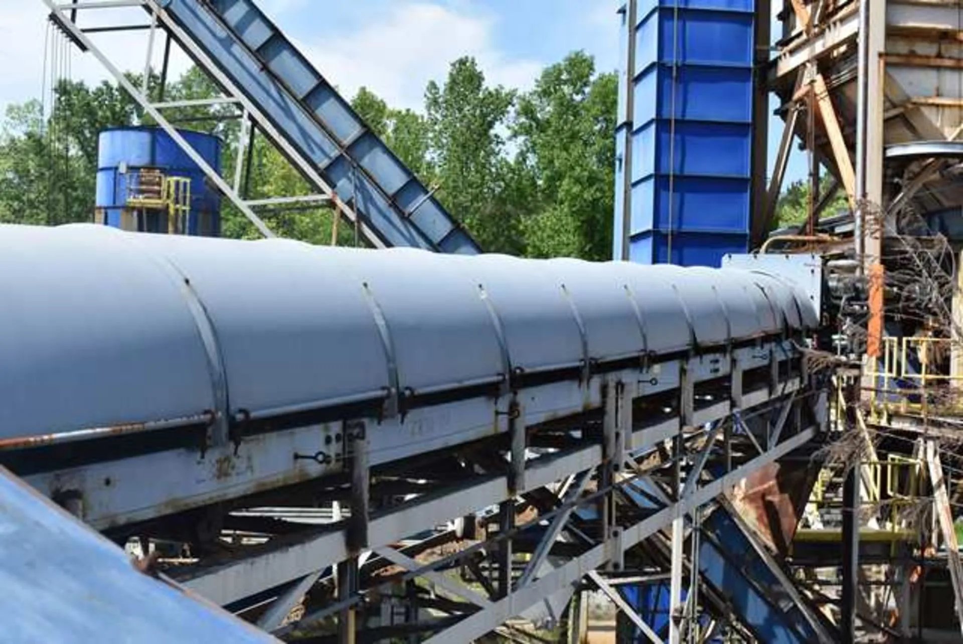 MOTORIZED BELT CONVEYOR, 32" WIDE BELT X 100' LENGTH