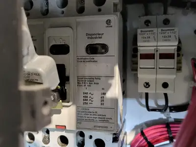 5 hp, 600 Volts, 3-Phase VFD SVX004A1-5A4N1 Bucket for Freedom 2100 MCC Frame