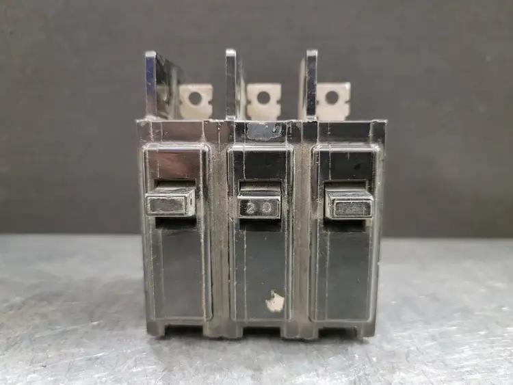 Used ITE EQ-B320 Switchgears British Columbia CA | Lenmark #243908