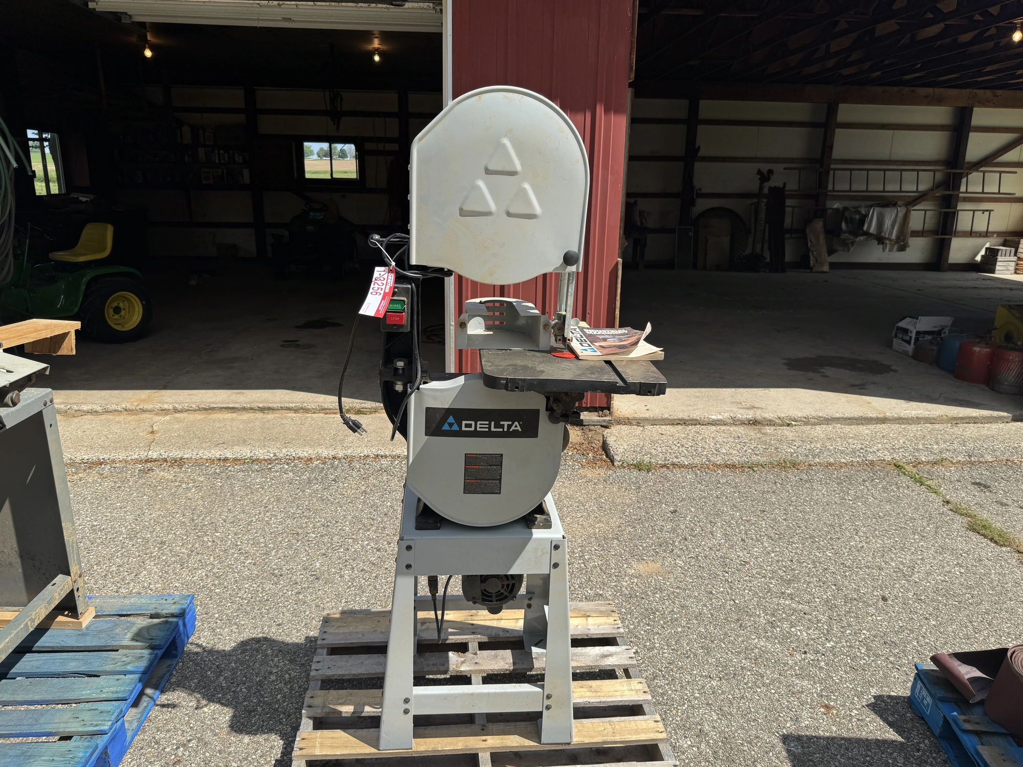 Used _UNKNOWN_ _UNKNOWN_ Woodworking Vertical Band Saws Michigan US | Miedema Asset Management Group #1279655