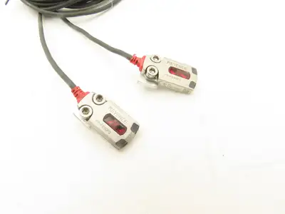 Keyence PR-FB30P3 Mini Photoelectric Sensor Flat Reflective 60" Cable  Lot of 2