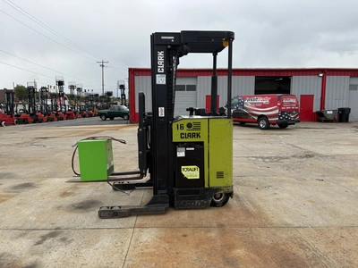 USED 2007 CLARK NPR20