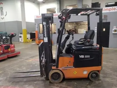 USED 2019 DOOSAN BC15S-5