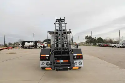 New | in-Stock 2027 PETERBILT 548 Rolloff Trucks Texas US | Roll Off Truck World #1492000