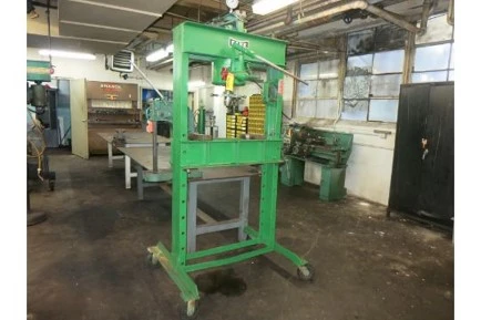 Dake 25 ton hydraulic H press, mobile