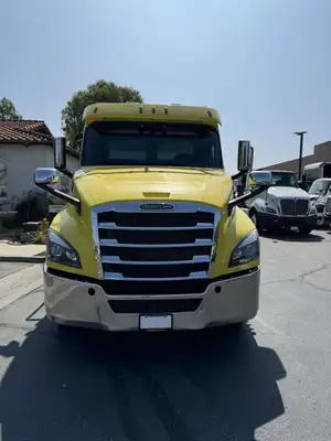 Used 2019 FREIGHTLINER CASCADIA 126 Tractors & Trailers California US | Commerce Truck Equipment Sales #1548313