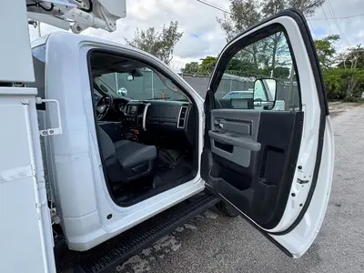 Used 2017 VERSALIFT SST40EIH-02 Bucket (boom) trucks Florida US | Truck and Van Outlet #1509170