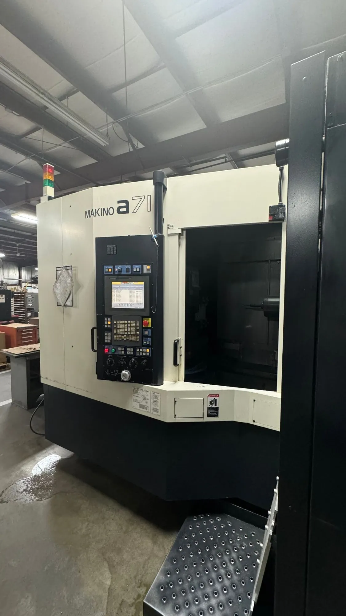USED 2010 MAKINO a71