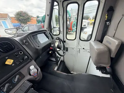 Used 2016 FREIGHTLINER BUSINESS CLASS M2 106 Reefer Trucks North Carolina US | Levan Equipment #1545578
