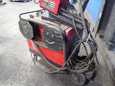USED LINCOLN ELECTRIC CV300