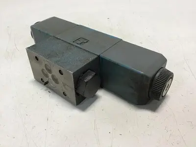 USED VICKERS DG4V-3-6C-M-U-HL7-60