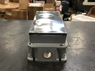 NEW HUBBELL 6275