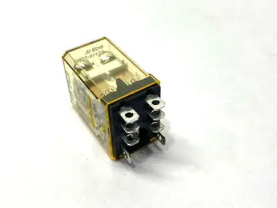 USED IDEC POWER RELAY 120VAC 10A