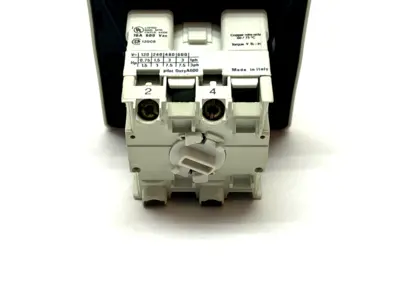 194L-E16-1752 | Allen Bradley  Ser. A Load Switch - Used