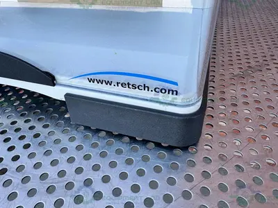 USED RETSCH MM 400 BENCH TOP MILL MIXER W/ 2 10ML MIXER JAR MILLS 100-240V